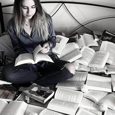Ginger Pens Book Lovers